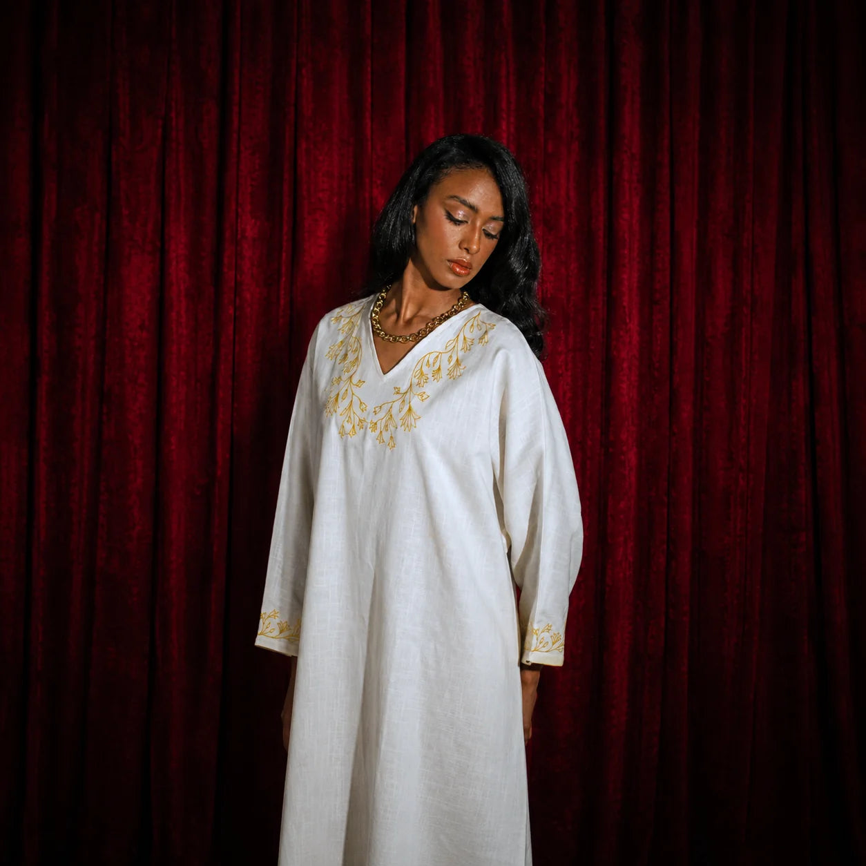 Long sleeve lotus dress in white