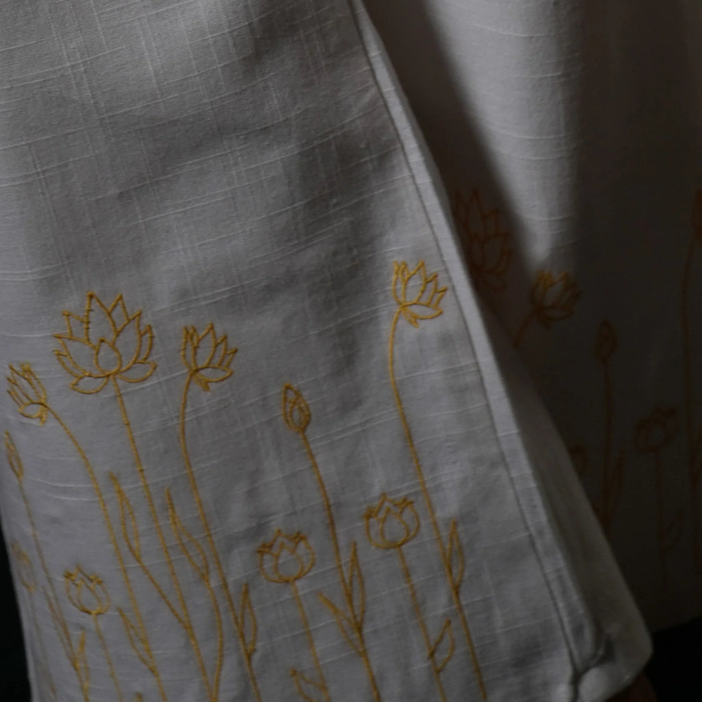 Lotus pants in White